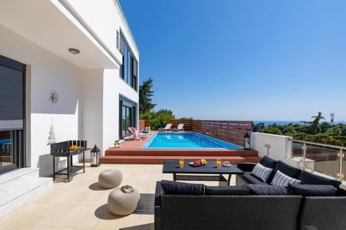  Kalithea Villa Sleeps 7 Pool Air Con WiFi in Kalithies