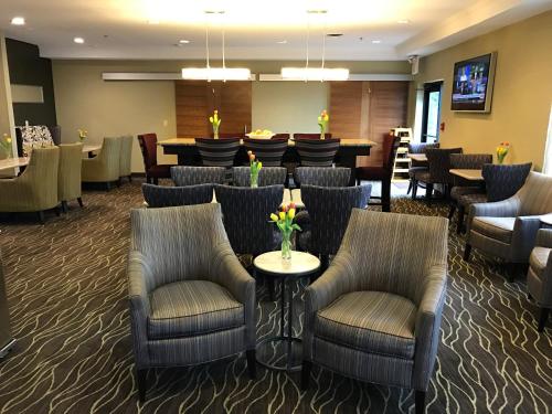 Holiday Inn Express Hotel & Suites St. Paul - Woodbury, an IHG Hotel