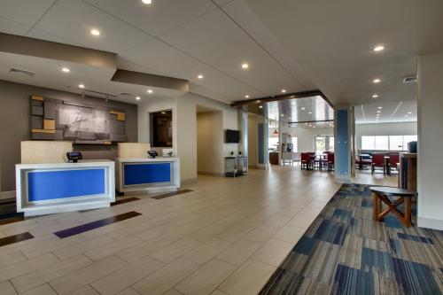 Holiday Inn Express & Suites Lancaster East - Strasburg an IHG Hotel - image 2
