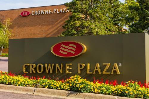 Crowne Plaza Minneapolis West