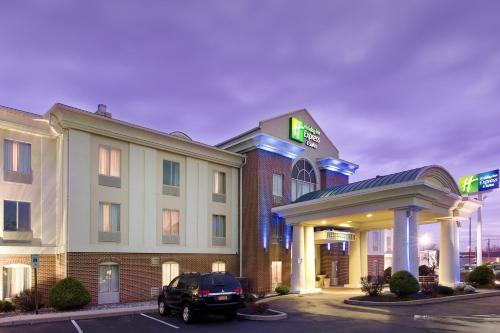 Holiday Inn Express & Suites by IHG Chambersburg, an IHG Hotel