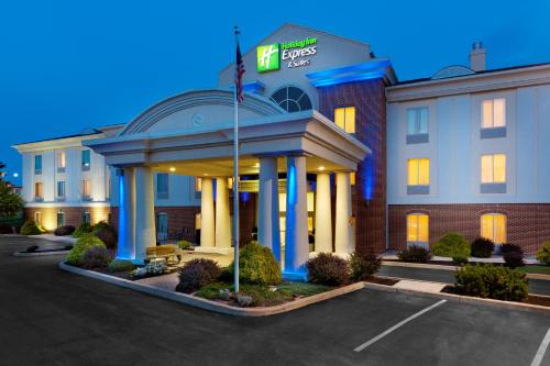 Holiday Inn Express & Suites by IHG Chambersburg, an IHG Hotel