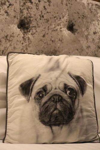 Cheshire Hotel Oxford Circus - image 3