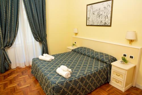 1 queen bed, 1 twin bed