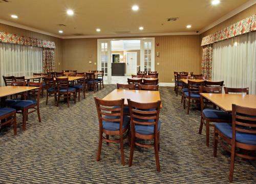 Holiday Inn Express Corning an IHG Hotel - image 7