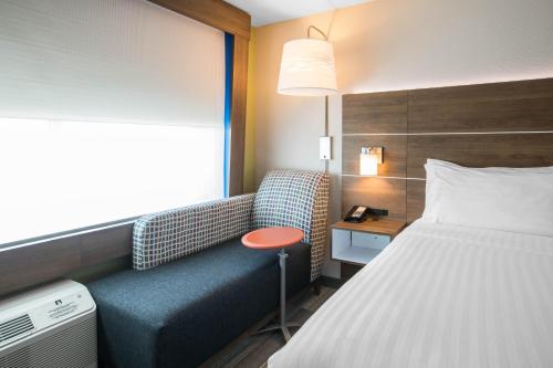 Holiday Inn Express & Suites Ludington