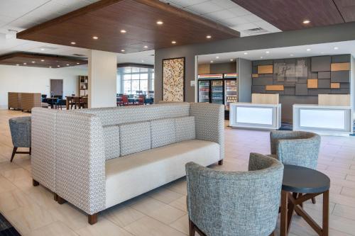 Holiday Inn Express & Suites Ludington