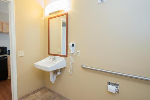 Queen Studio Suite - Mobility Acces Tub/Non-Smoking