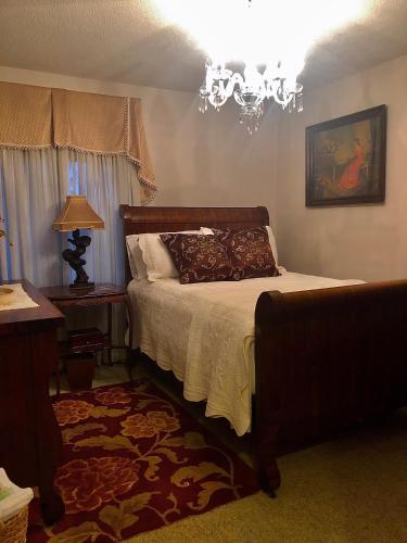WINNIE'S BED & BREAKFAST - image 13