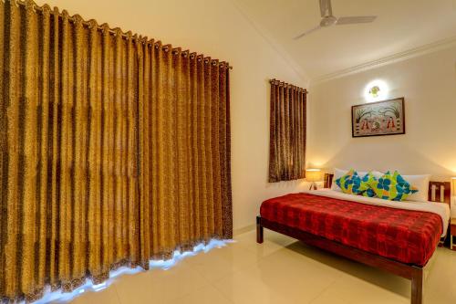 JAQK Holidays - 9BHK Villa for Big Groups, Private Pool-WiFi-Cartaker-Parking, North Goa