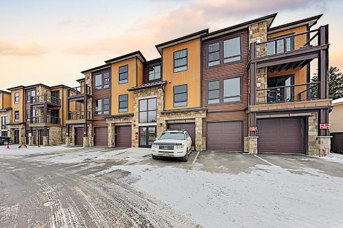 New Listing! New-Build Condo Near Shops & Dining condo - image 4