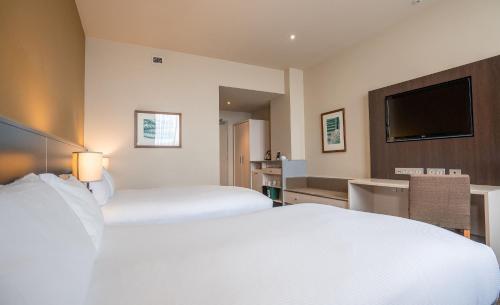 Standard Interconnecting Room