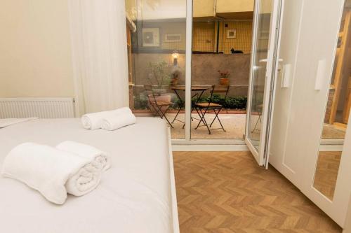  Yakamoz 2 BR Stylish House with garden in Kadikoy in Istanbul