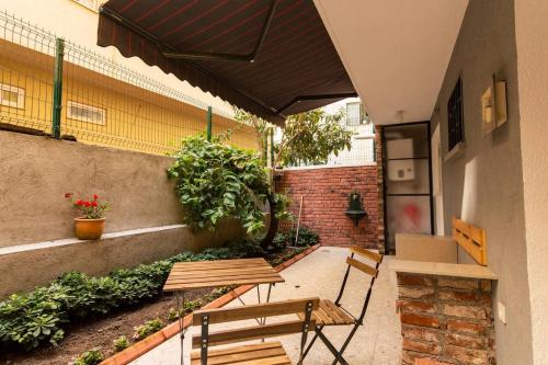  Yakamoz 2 BR Stylish House with garden in Kadikoy in Istanbul