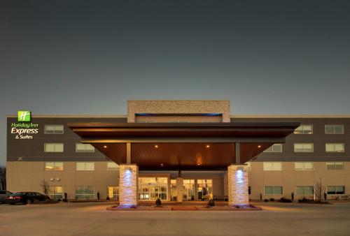 Holiday Inn Express & Suites - Mount Vernon