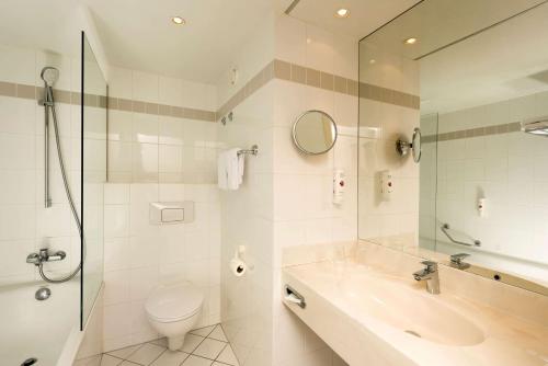 Ramada by Wyndham Hannover - image 3