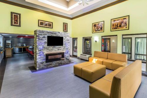 Fuajee, Rodeway Inn Knoxville East near Historic Ramsey House