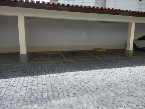 apartamento com varanda e churrasqueira exclusiva a 5 minutos da praia da Enseada