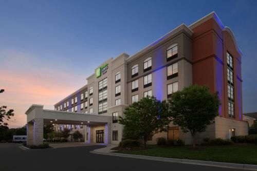 Holiday Inn Express & Suites Baltimore - BWI Airport North by IHG in Linthicum Heights, USA