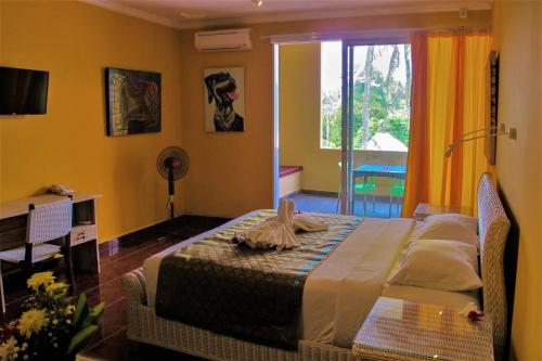 room detail thumbnail 1