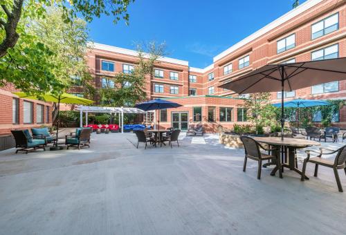 Holiday Inn Express Naperville, an IHG Hotel