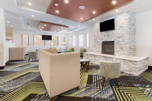 Holiday Inn Express Naperville, an IHG Hotel