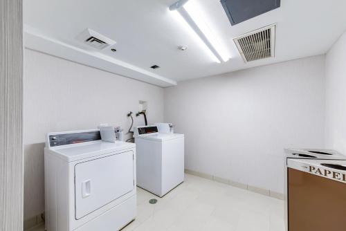 Holiday Inn Express Naperville by IHG in Naperville, USA