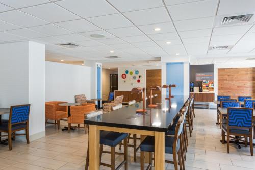 Holiday Inn Express - Lorton by IHG