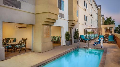 Candlewood Suites Anaheim - Resort Area an IHG Hotel - image 2