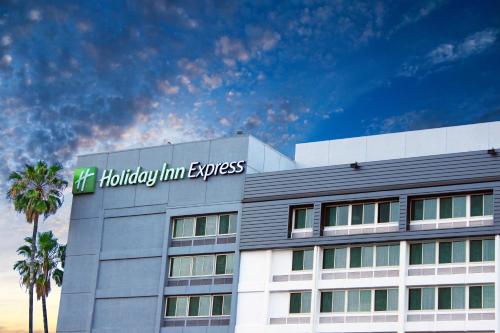 Holiday Inn Express Van Nuys, an IHG hotel - Hotel - Van Nuys