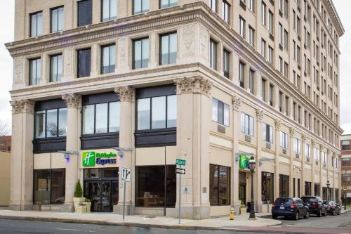 Holiday Inn Express Springfield Downtown, An Ihg Hotel
