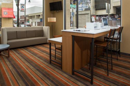 Holiday Inn Express - Springfield Downtown an IHG Hotel - image 6