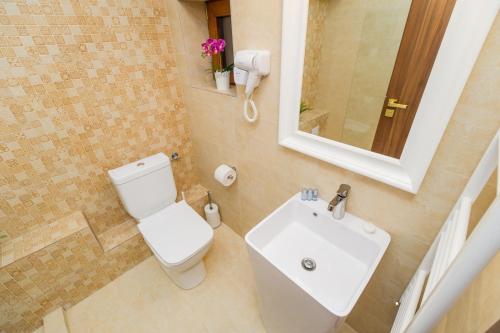 BUCUR 9 Boutique Hotel - image 2