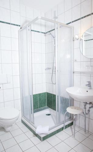 Pension Weinberg Güstrow Room Type - Twin Room with Private Bathroom