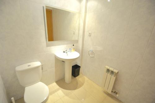 ANTONI great family apartment 1 min to beach - image 8