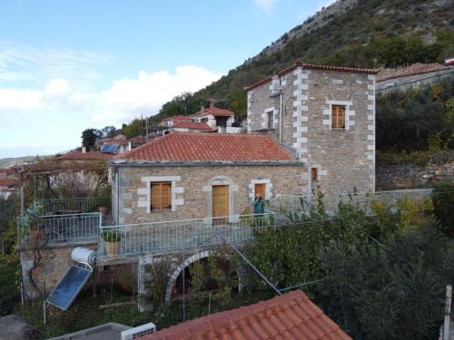  Nefeli, Pension in Tséria