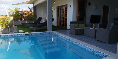 泳池, Great View Villa Galant Curacao in 威利布羅德