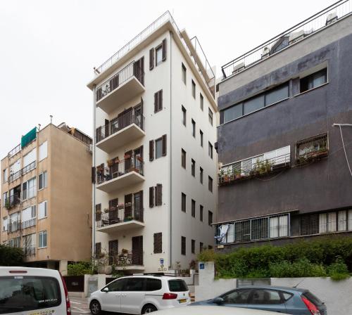 Two-Bedroom Apartment room in Modern 2BR with MAMAD by HolyGuest