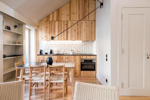 Casas na Portuguesa - Bica Chiado 5