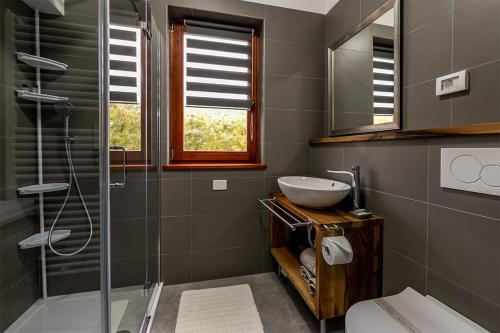 Double Room with Terrace image 3
