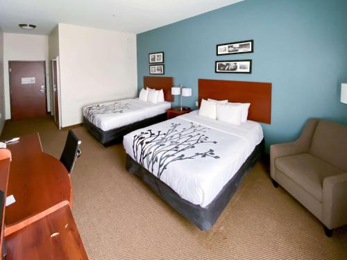 2 queen beds