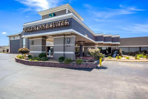 Quality Inn & Suites Kansas City - Independence I-70 East