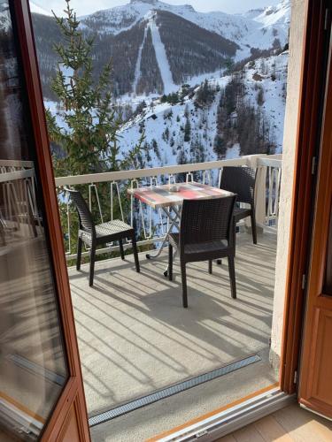 balkon/terras, Hotel Chastellares in Saint-Étienne-de-Tinée