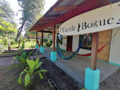 Casa turtle Bogue Tortuguero