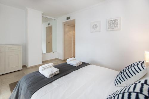 Awesome 2 bedroom Apt with pool and parking in Puerto Banus - RDR197