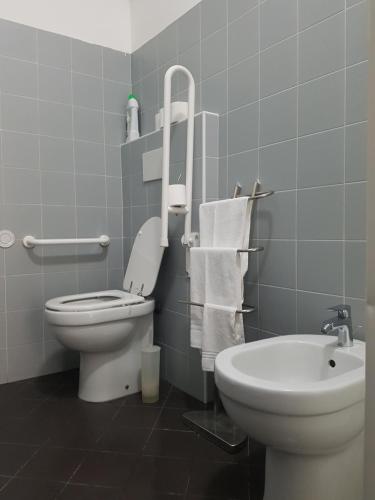 Double or Twin Room with Shared Bathroom image 7