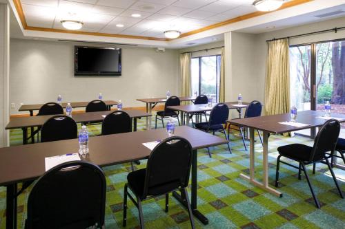 Holiday Inn Express Hotel & Suites Atlanta Buckhead