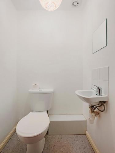 Lost Guest House Peterhead - image 4