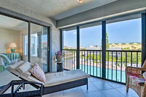 Ocean View Condo, Walk to Beach and Boat Launch