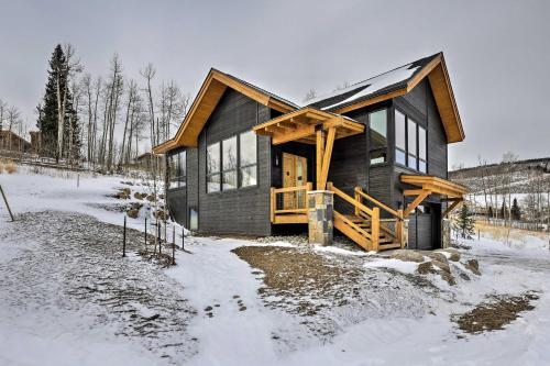 Contemporary Mountain Home - 13 Miles to Keystone!